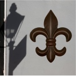 Top Brass 6" Metal Fleur De Lis Wall Decor Art (3 Pack) - New Orleans Style Home Decor - Image 8